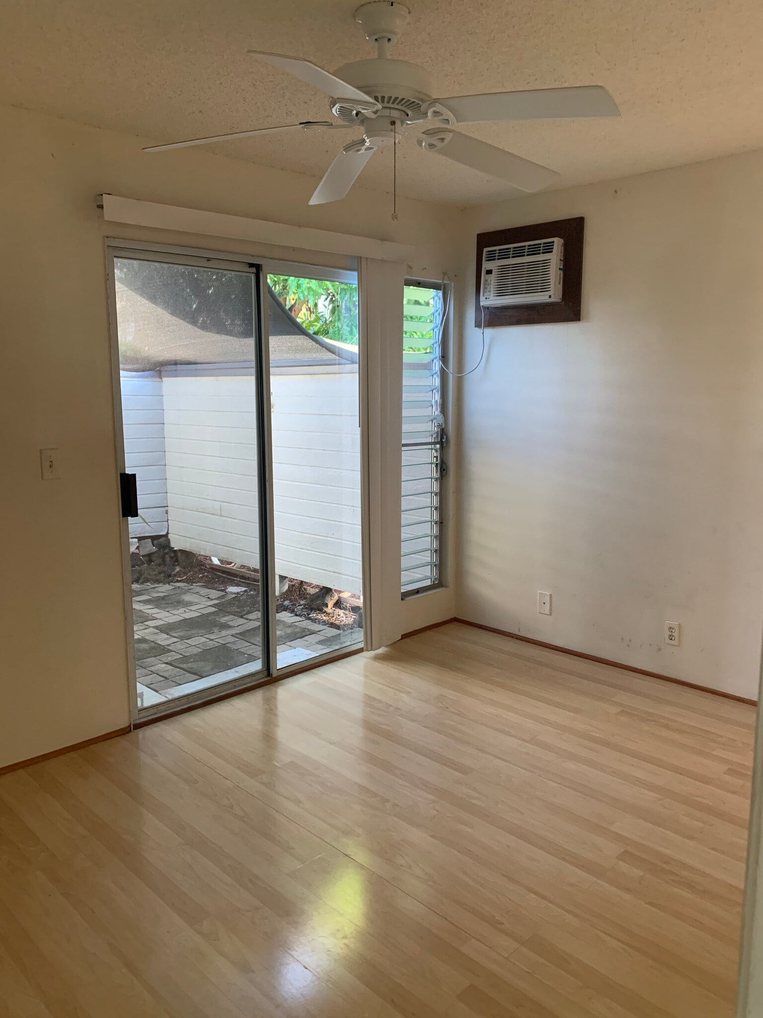 Master bedroom with private patio - 76-251 Kanaka St