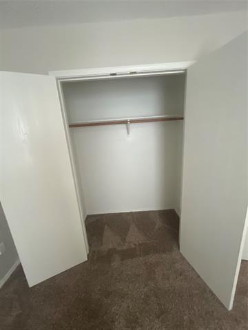 Building Photo - 4256 Meadowknoll Dr