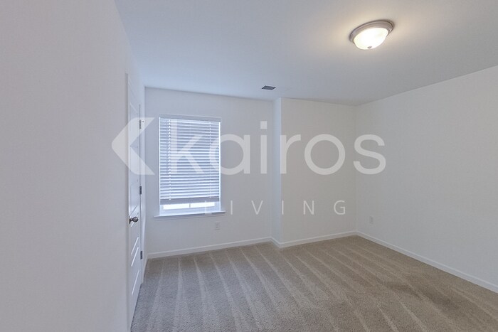 Building Photo - 306 Silver Maple Ln