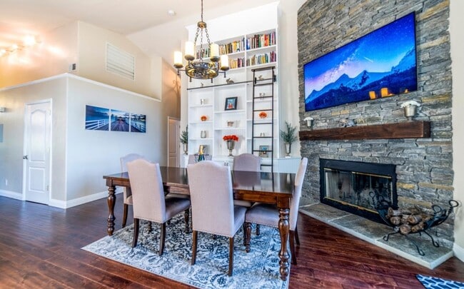 Building Photo - 3293 Woedee Dr