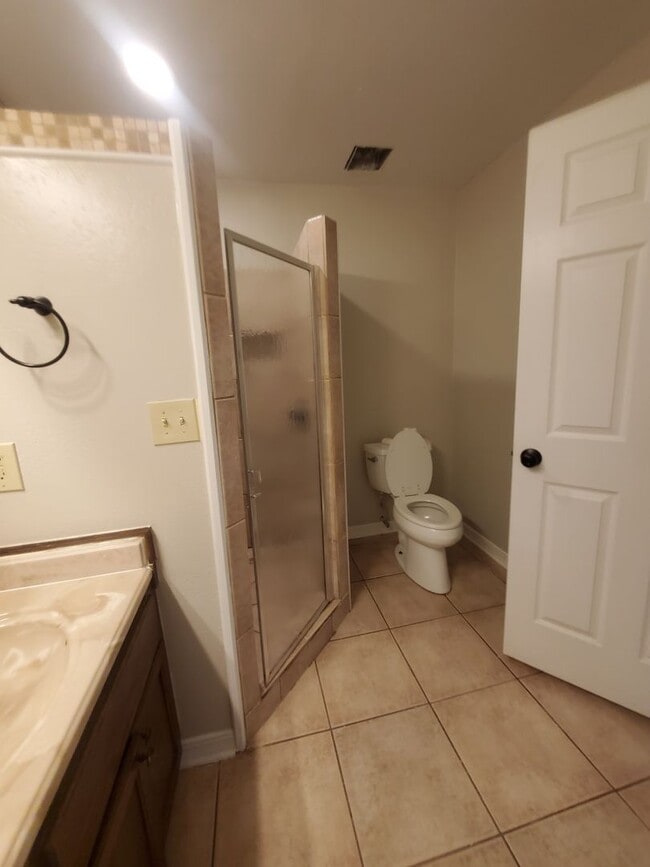 Building Photo - $500 Off 1st Month Special