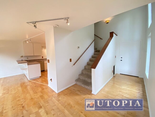 Building Photo - Charming 3 bed, 1.5 bath home in Live Oak, close to the beach and local markets