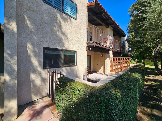 Building Photo - 2160 S Palm Canyon Dr