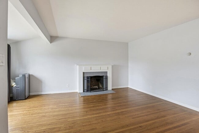 Primary Photo - 251 C St