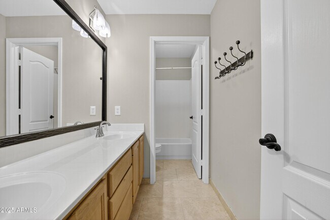 Building Photo - 4302 E Mossman Rd