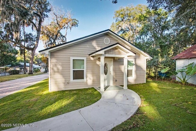 Building Photo - 2210 Shepard St