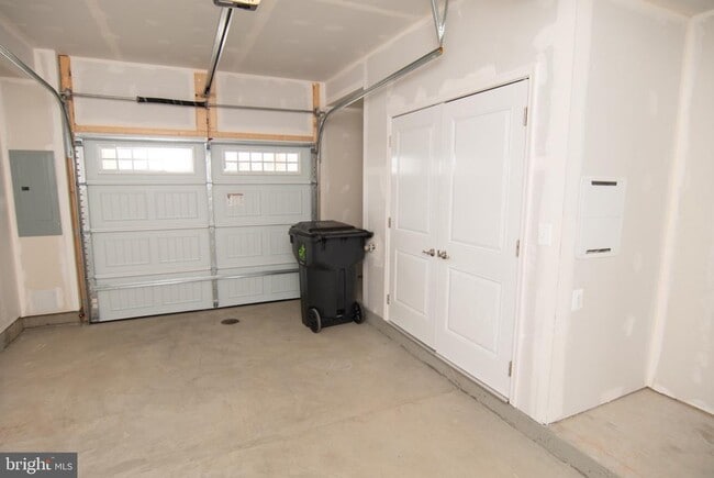 Building Photo - 9376 Tanfield Dr