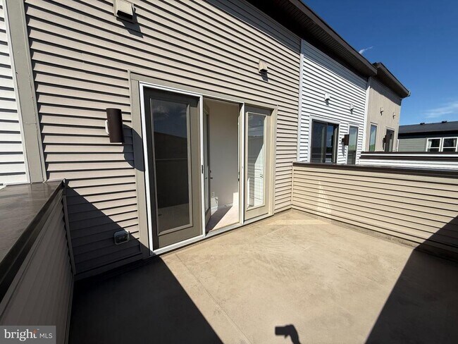 Building Photo - 2505 Nicholson St