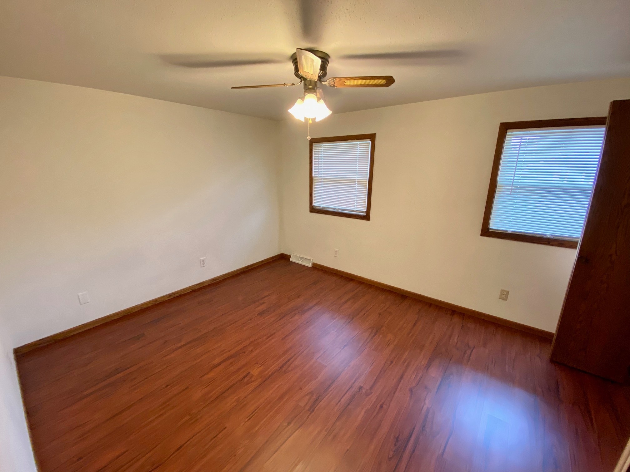 Building Photo - 610 12th Ave S