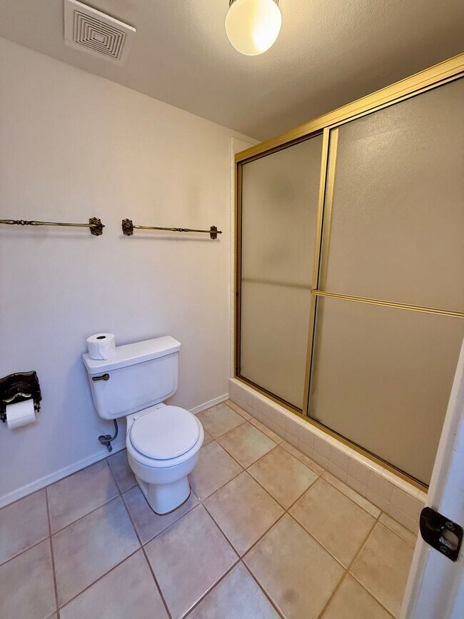 Building Photo - Townhouse on Mesa Del Sol Golf Course