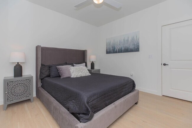 Building Photo - Stylish Houston Apartment | $99 Move-In!