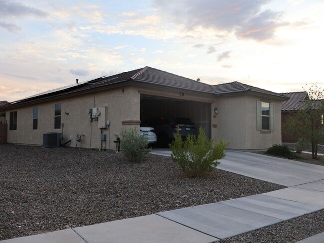 Building Photo - 9020 E Pantano Bluff Dr
