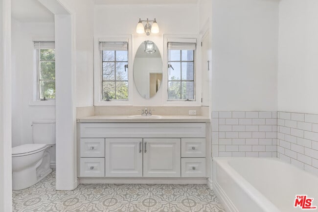 Building Photo - 9756 W Olympic Blvd