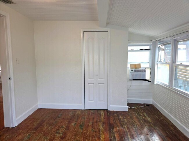 Building Photo - 2808 56th St S