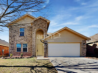 Building Photo - 4716 Waterford Dr