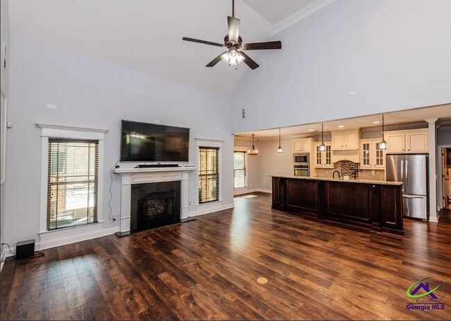 Building Photo - 111 S Carmenville Dr