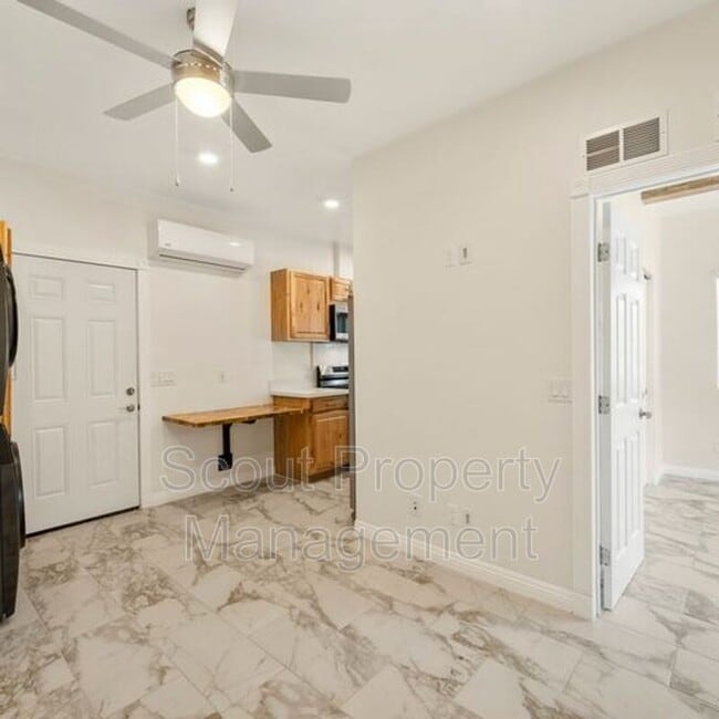 Building Photo - 4643 Cove St