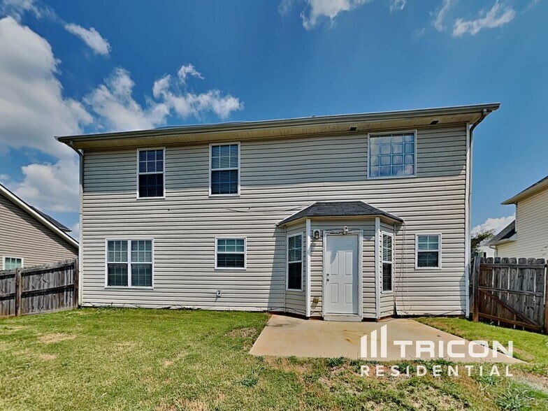 Building Photo - 40 Adelaide Dr