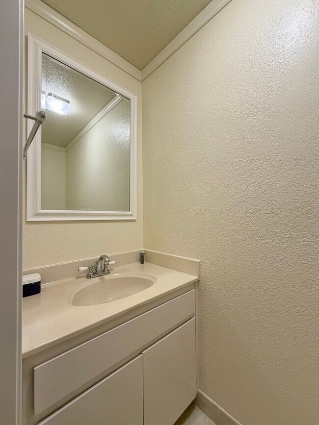 Building Photo - 3 Bedroom Condo in the Highly Desirable Fountain Grove 55+ Gated Community North Napa