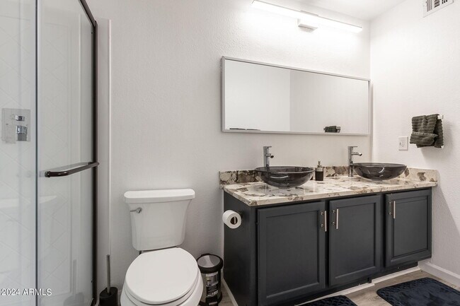 Building Photo - 4004 N Granite Reef Rd