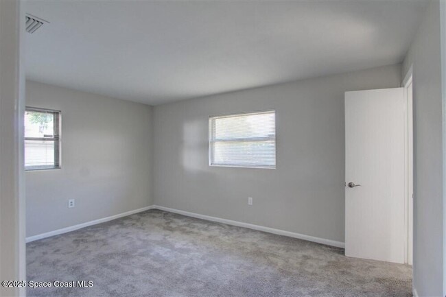 Building Photo - 331 Carmine Dr