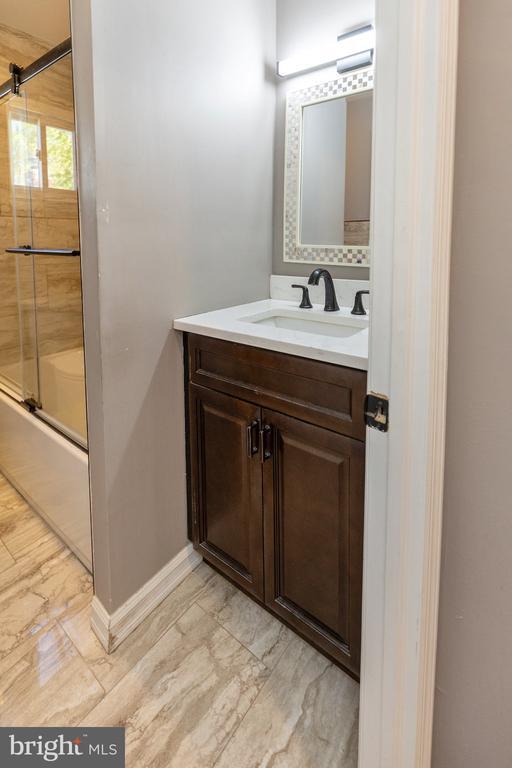 Building Photo - 912 Aston Martin Dr