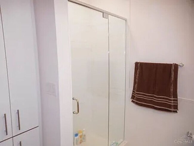 Building Photo - 26 E 15th St