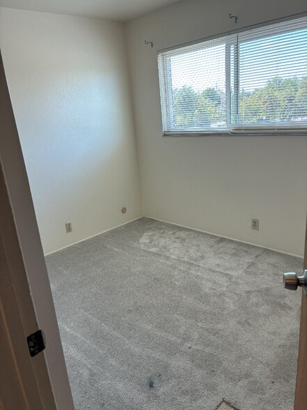 Building Photo - 40470 Grimmer Blvd