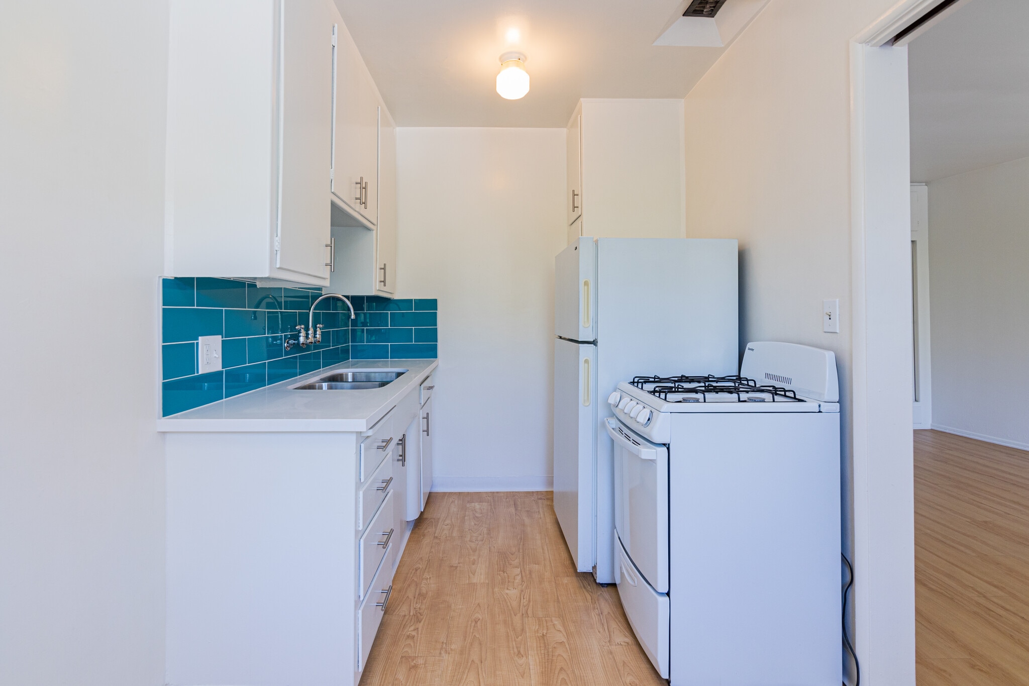 Building Photo - 667 Levering Ave