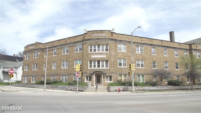 Building Photo - 3 br, 1 bath Apartment - Parkview Apartments