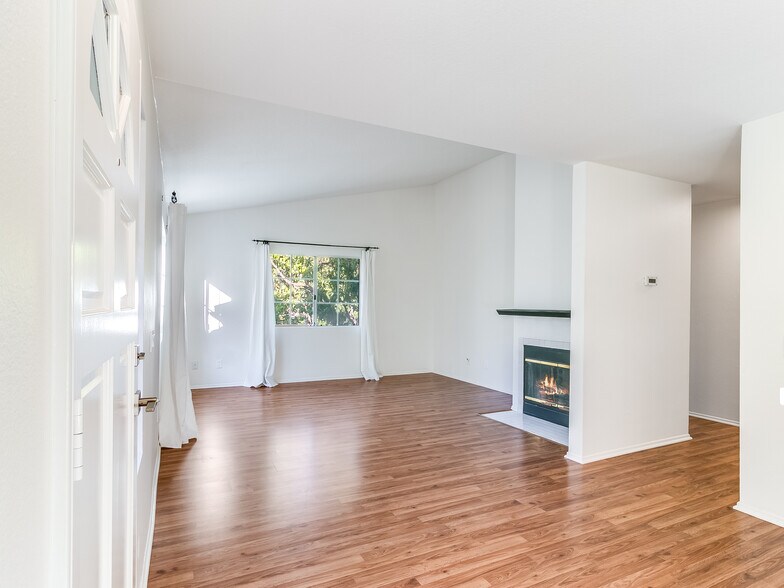 Building Photo - 21203 Camelia