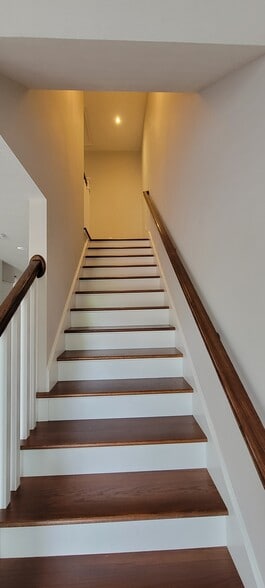 Stairs - 20 Rujon Dr