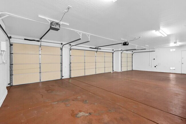 Building Photo - 1412 E Powell Way