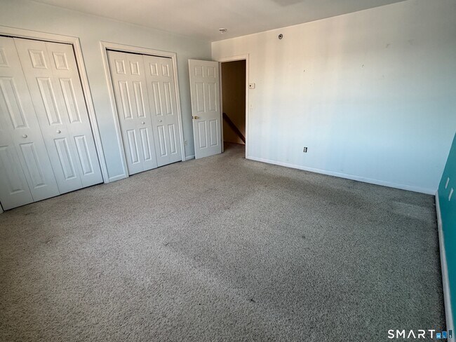 Building Photo - 108 Mohican Ave