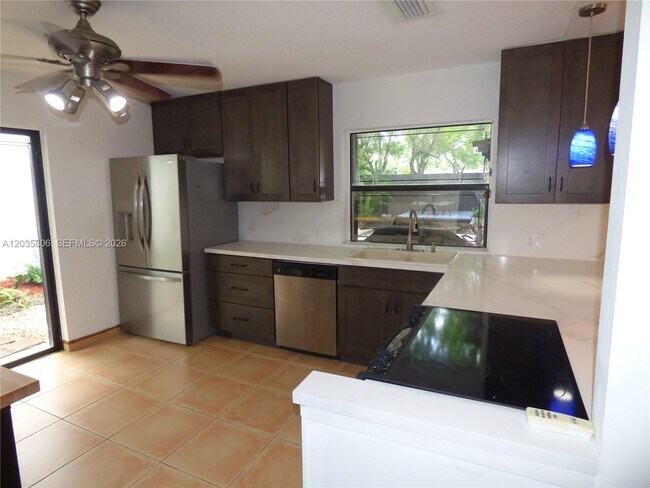 Building Photo - 10857 SW 132nd Cir Ct