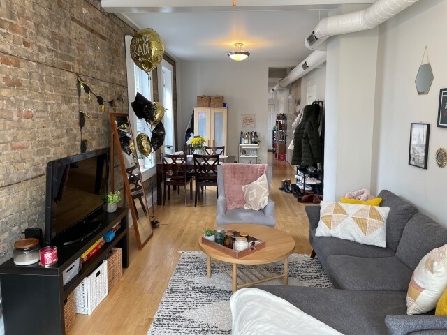 Building Photo - 1746 W Beach Ave