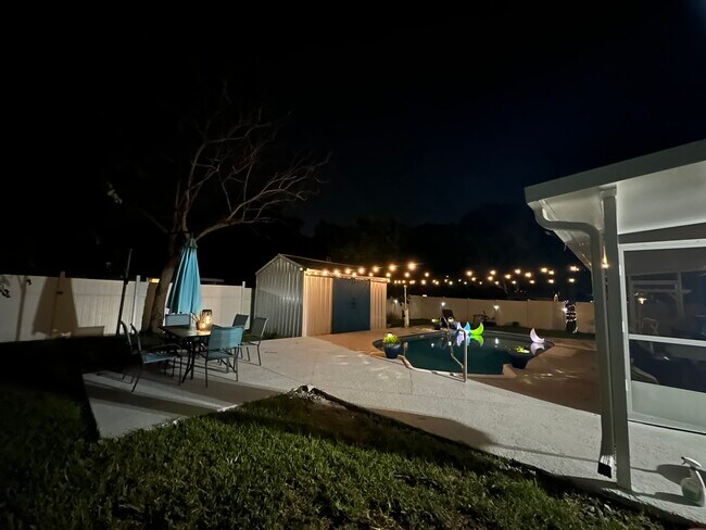 Building Photo - 650 W Blue Lake Ter