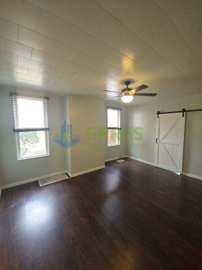 Building Photo - 119 E Sherman St