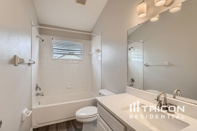 Building Photo - 8332 Crescent Moon Dr