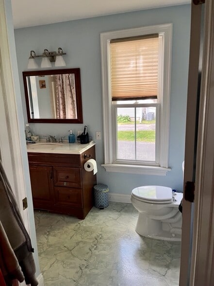 Building Photo - 70 Greenwood Ave