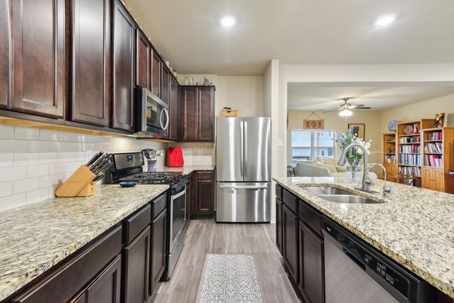 Building Photo - 513 Chelson Hunt