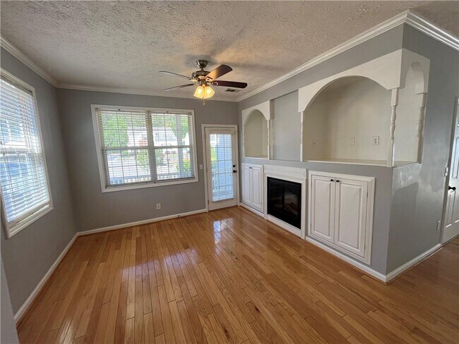 Building Photo - 320 Harmony Ct