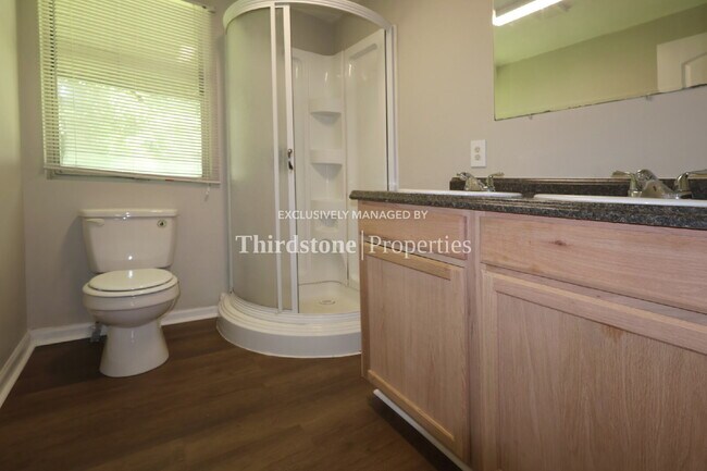 Building Photo - 789 Gardenia Ln