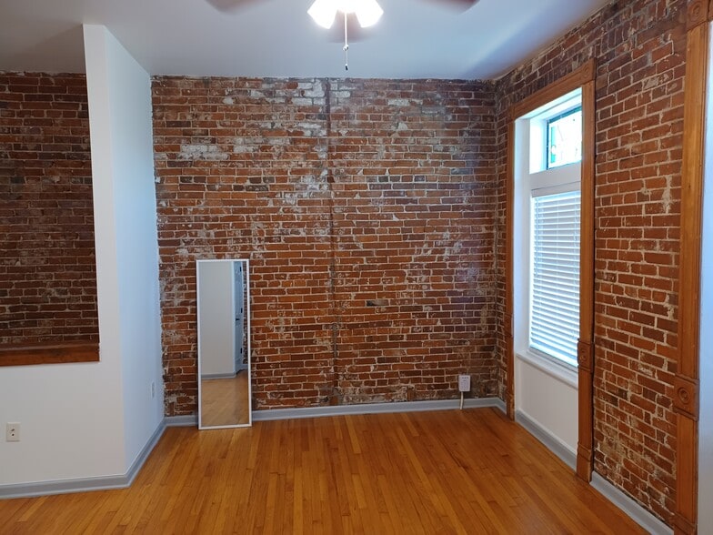 Bed Area - 4380 Chouteau Ave