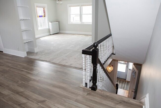 Building Photo - 43 Beacon St