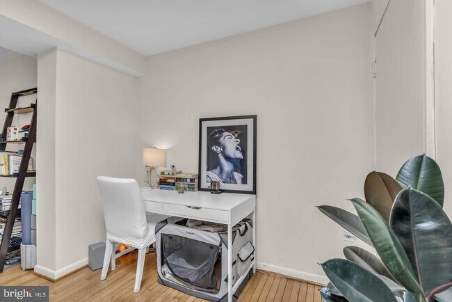 Building Photo - 3040 Pineview Ct NE