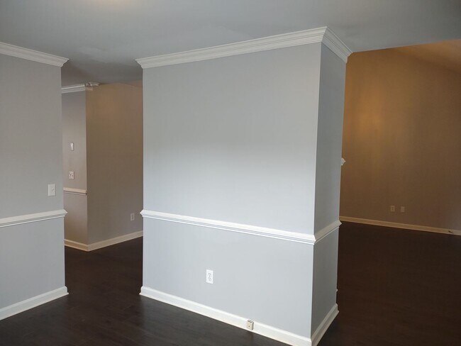 Building Photo - Fantastic Three Bedroom Home in Lexington!