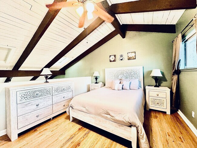 Building Photo - 2121 SW 82nd Ave