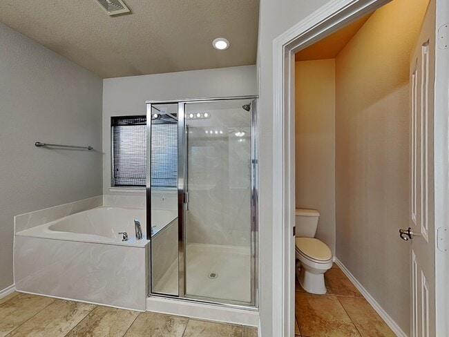 Building Photo - 6204 Kristen Dr