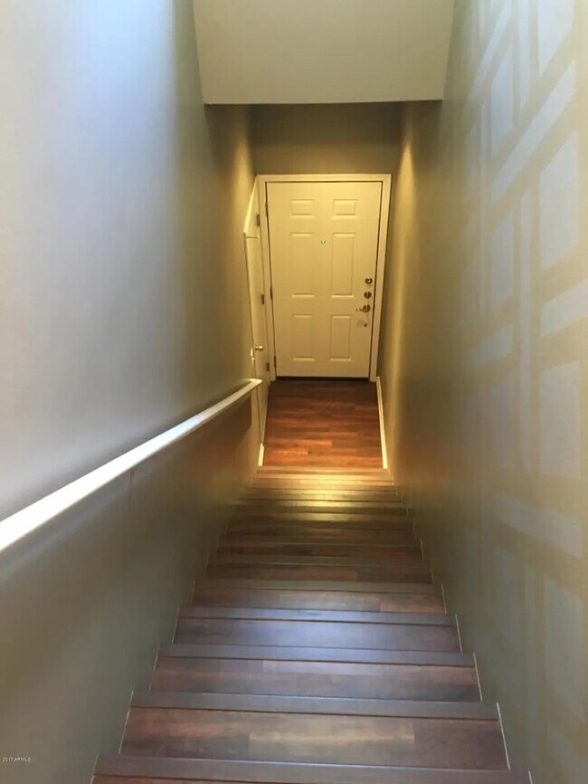 Building Photo - Stunning 2-bedroom 2 bath